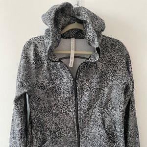 Lululemon Scuba Hoodie (Never worn)